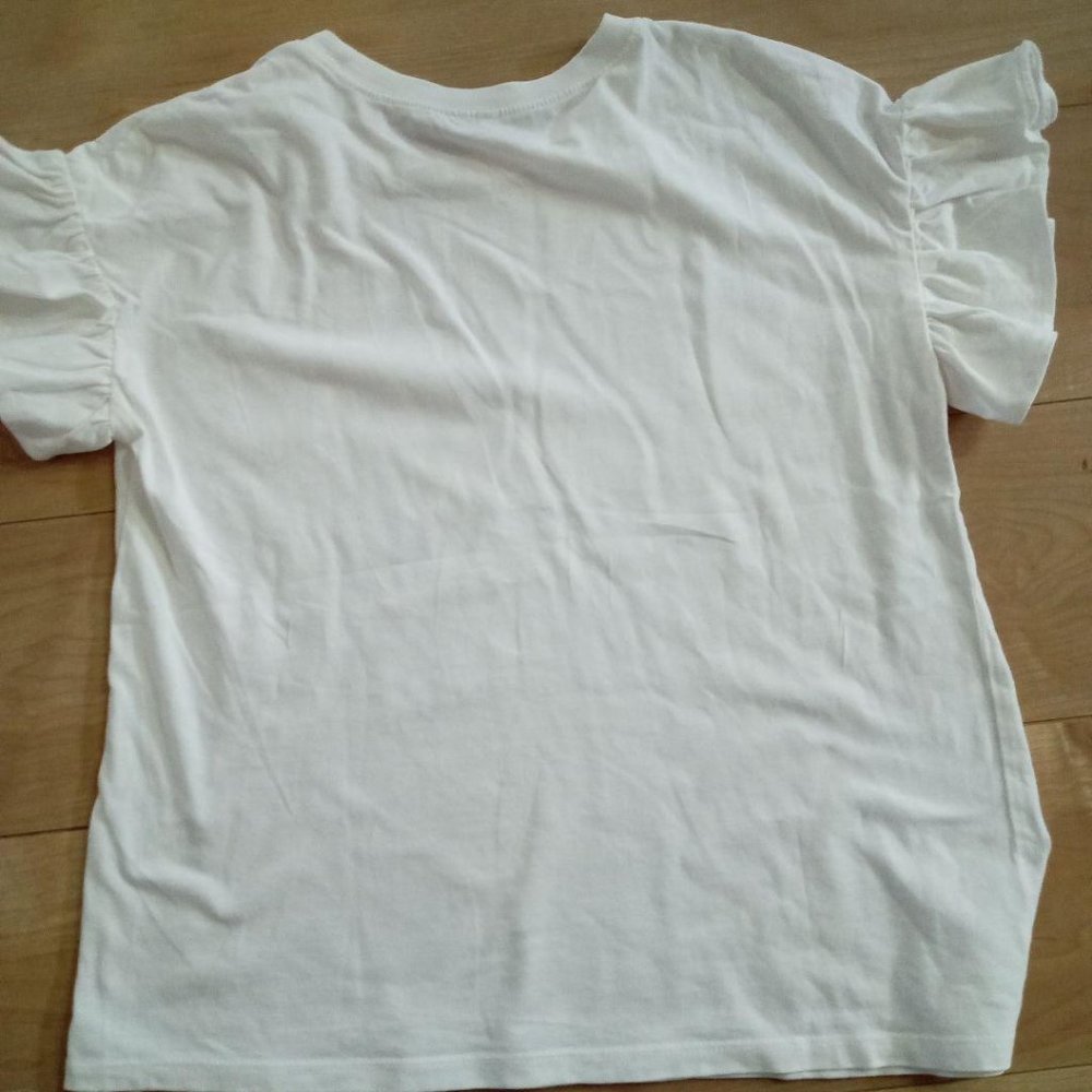 Worn once. 150. white. t-shirt cotton.